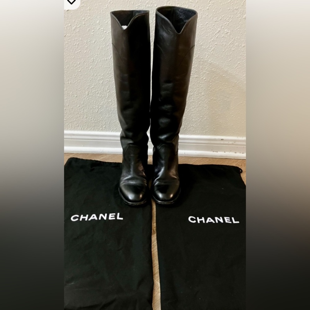 CHANEL BLACK LEATHER BOOTS